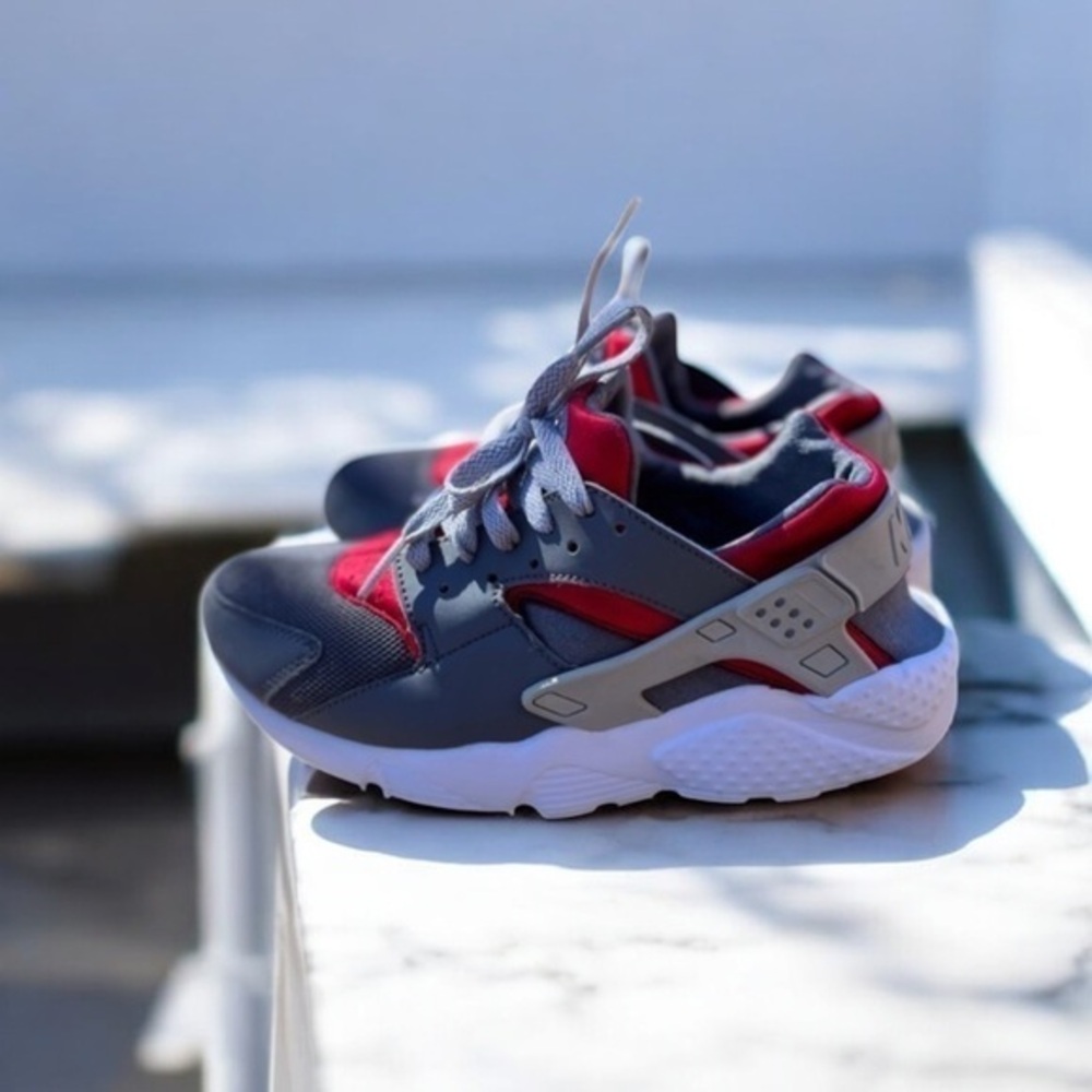 Nike Huarache Run (GS) Boy's 6,5 Youth Gray Red Running Sneakers 654275-018